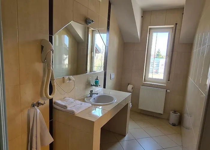 Goscinne Gum-bar Biskupice (Poznan)